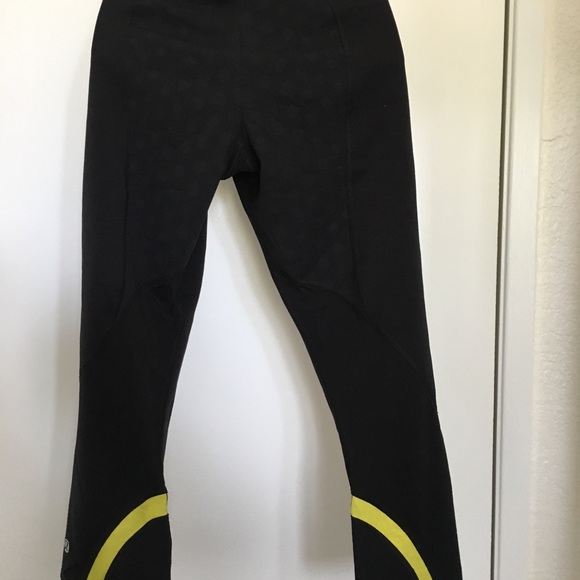 Lululemon Yoga Capri Pants/ Black Yellow - Picture 5 of 7